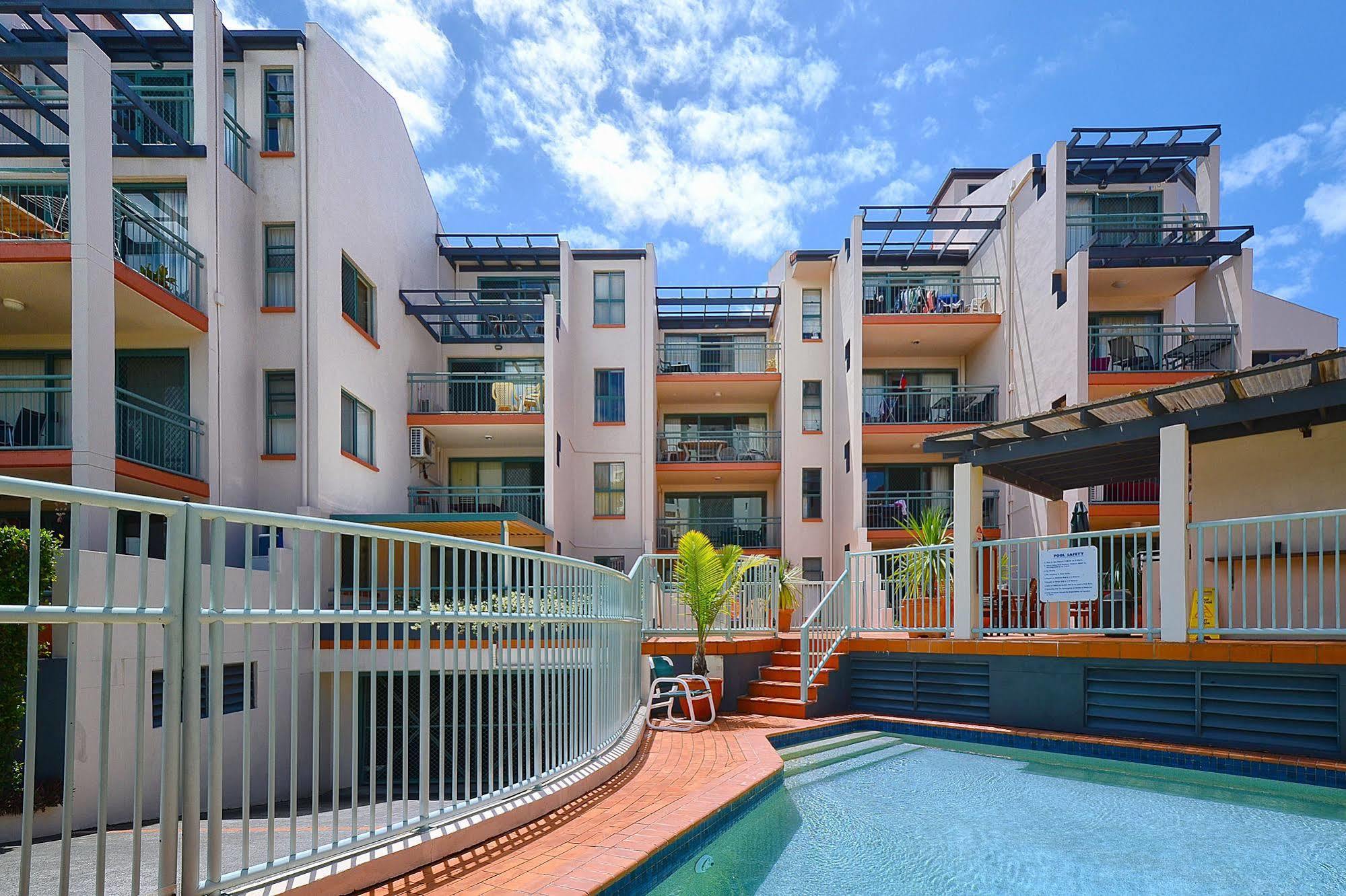 Santa Fe Apartments Labrador Exterior photo